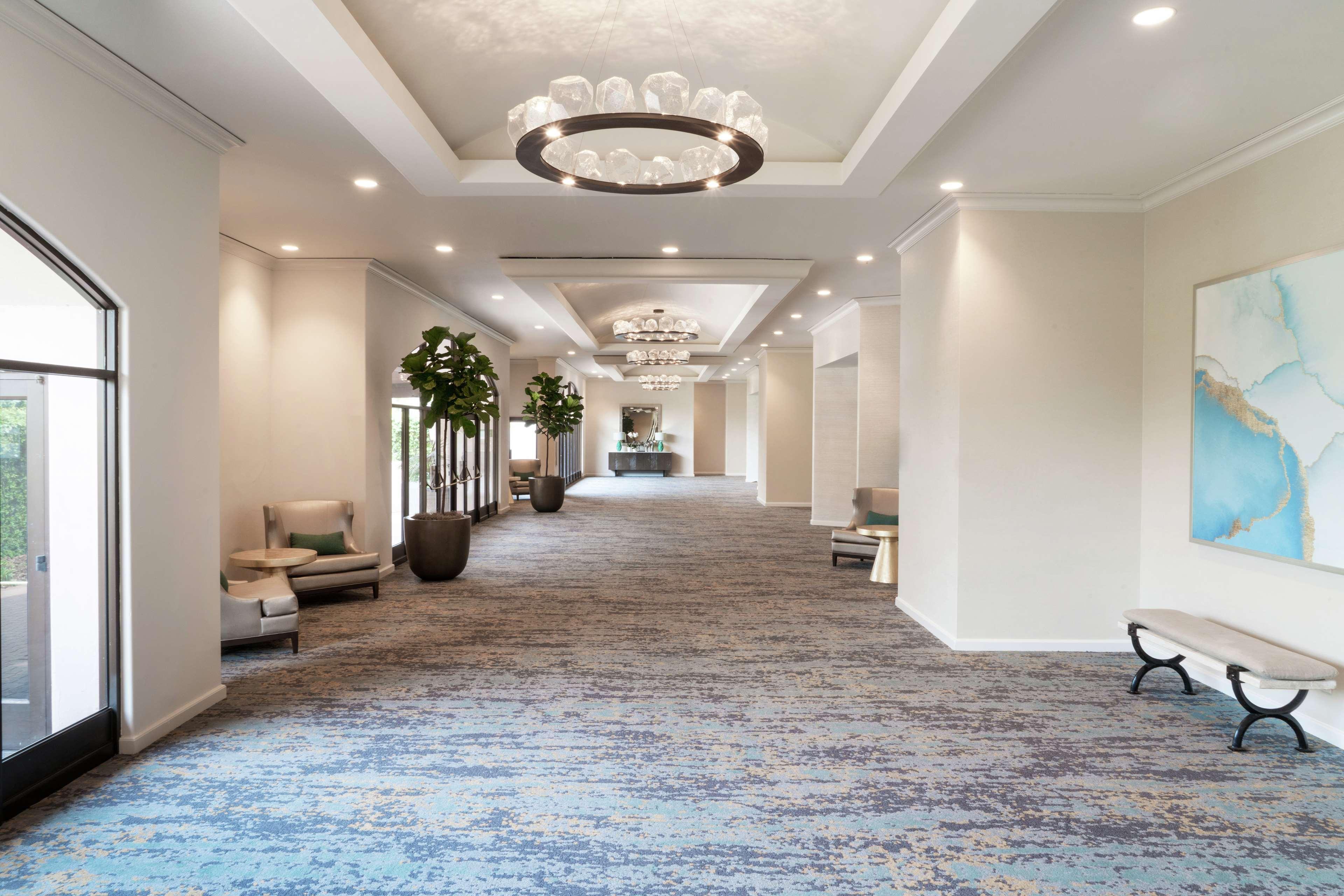Hilton Santa Barbara Beachfront Resort Exterior photo