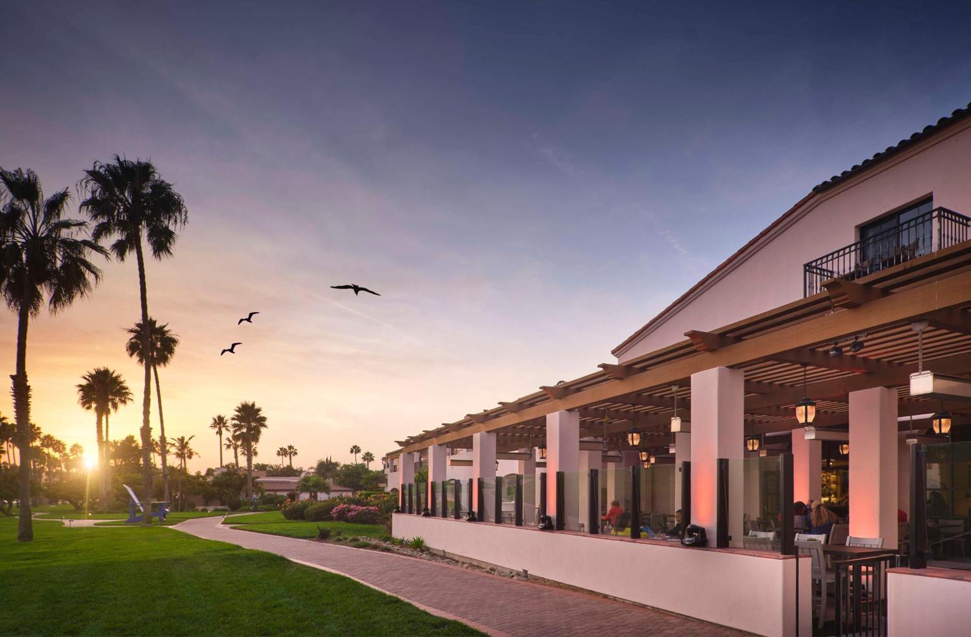 Hilton Santa Barbara Beachfront Resort Exterior photo
