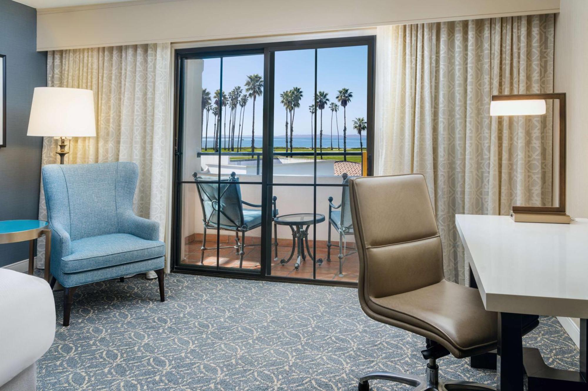 Hilton Santa Barbara Beachfront Resort Exterior photo