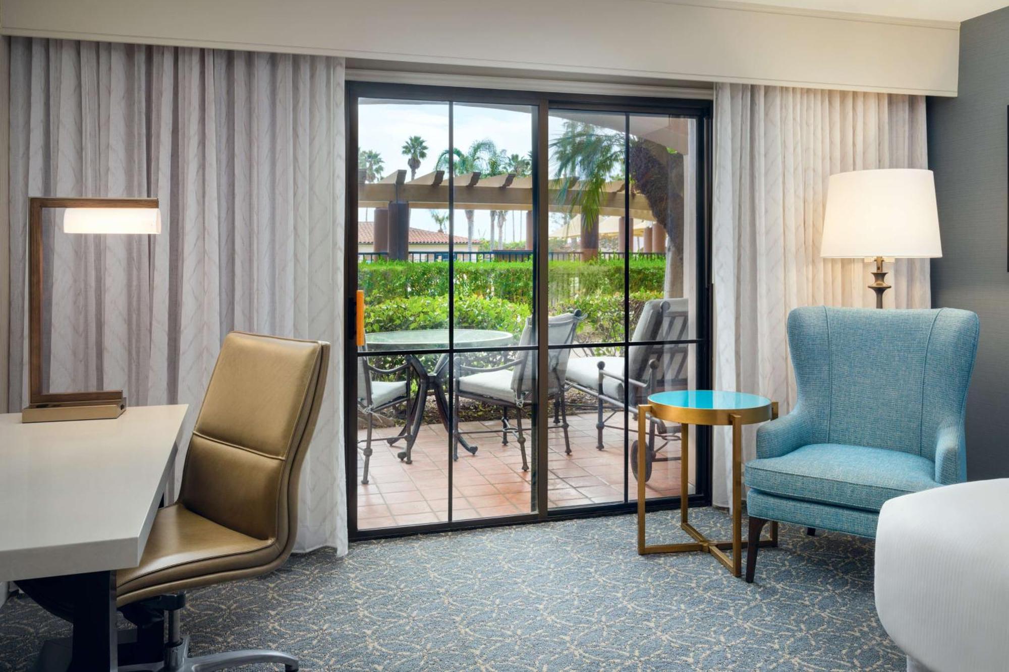 Hilton Santa Barbara Beachfront Resort Exterior photo